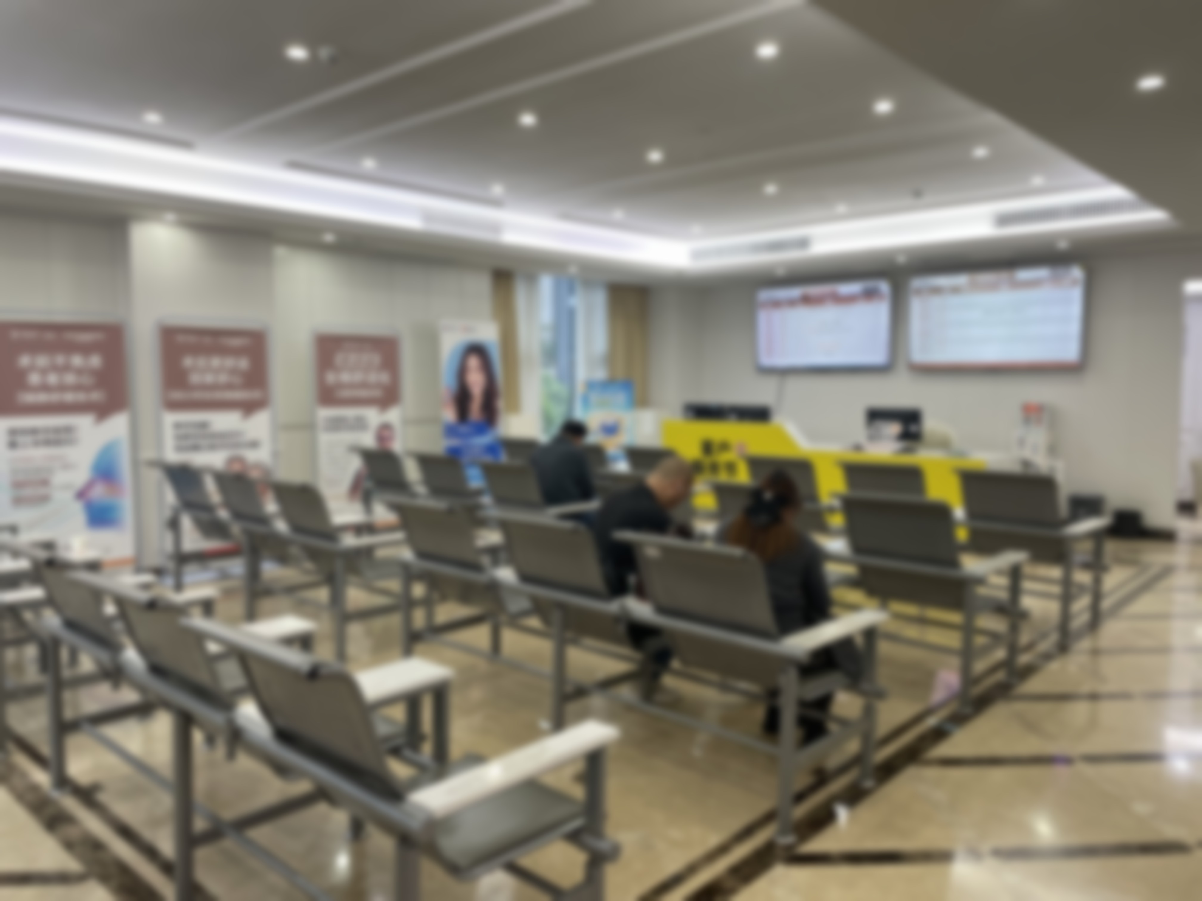 广州天河柏德口腔门诊部李文英会不会亲自做手术？6年经验医生亲操刀效果与德系口腔门诊优势揭秘 