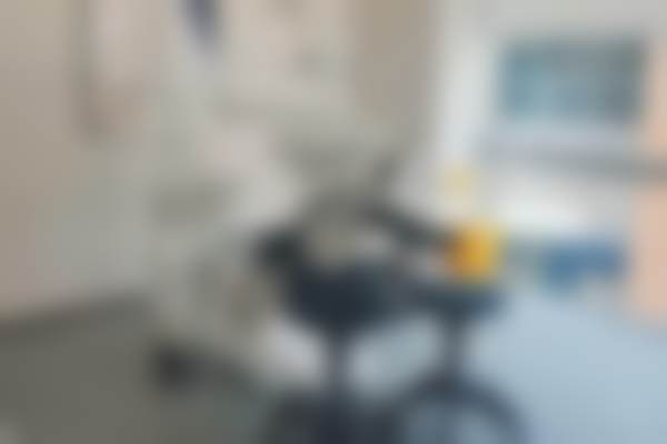 上海易美口腔医院（陆家嘴店）杨瑾医生口碑评价如何？